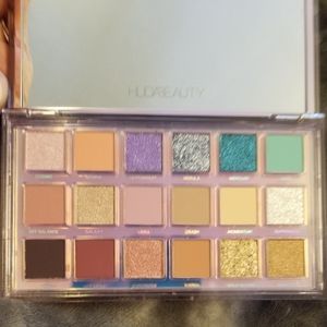 BNIB Huda Beauty Mercury Retrograde palette